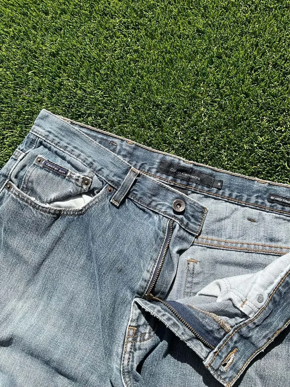 Calvin Klein Jeans Men's Relaxed Straight Leg Blue Denim Jeans